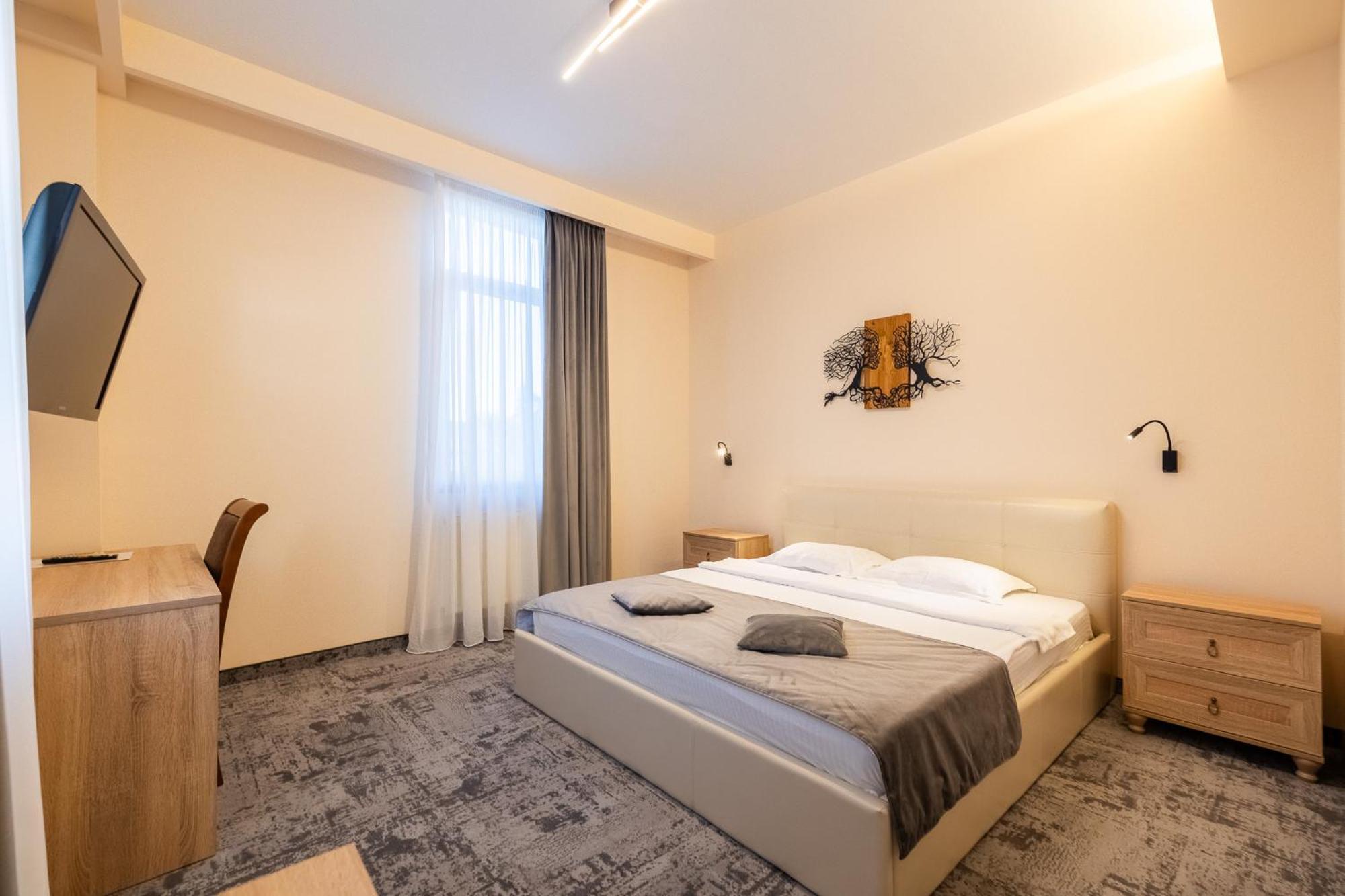 Pensiunea Floarea Soarelui 3* בראשוב